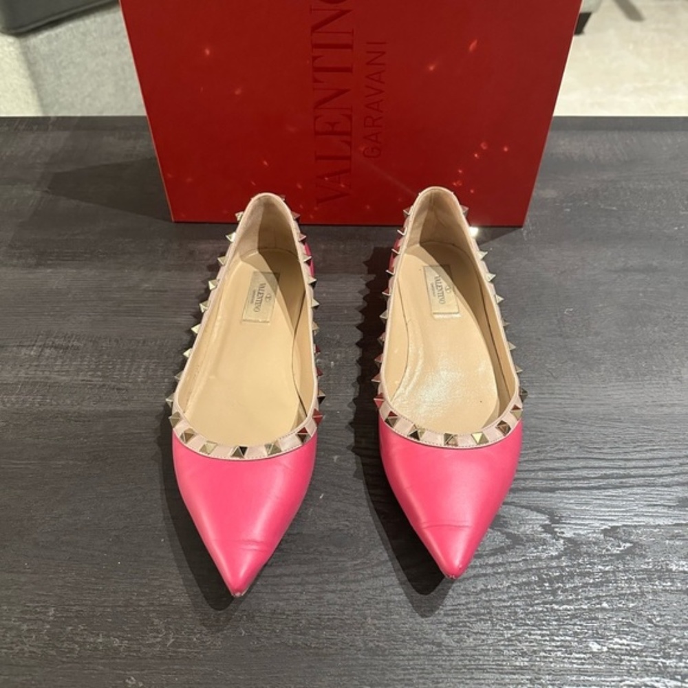 Authentic Valentino rockstud size 40